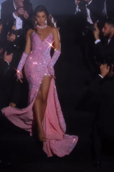 Hermoso vestido de fiesta de sirena rosa sin mangas con abertura frontal y brillo